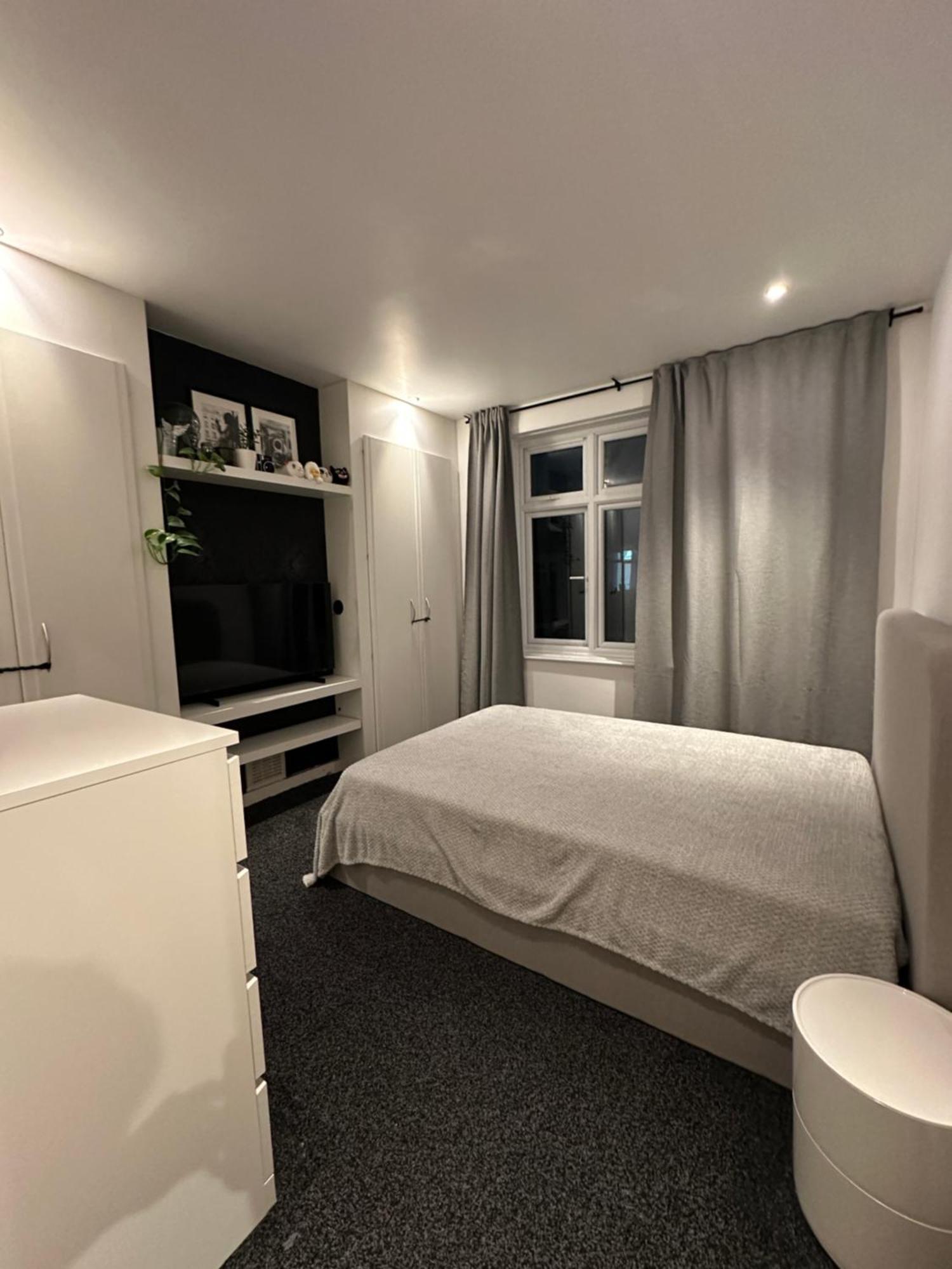Luxury Bedroom Excel Pensión